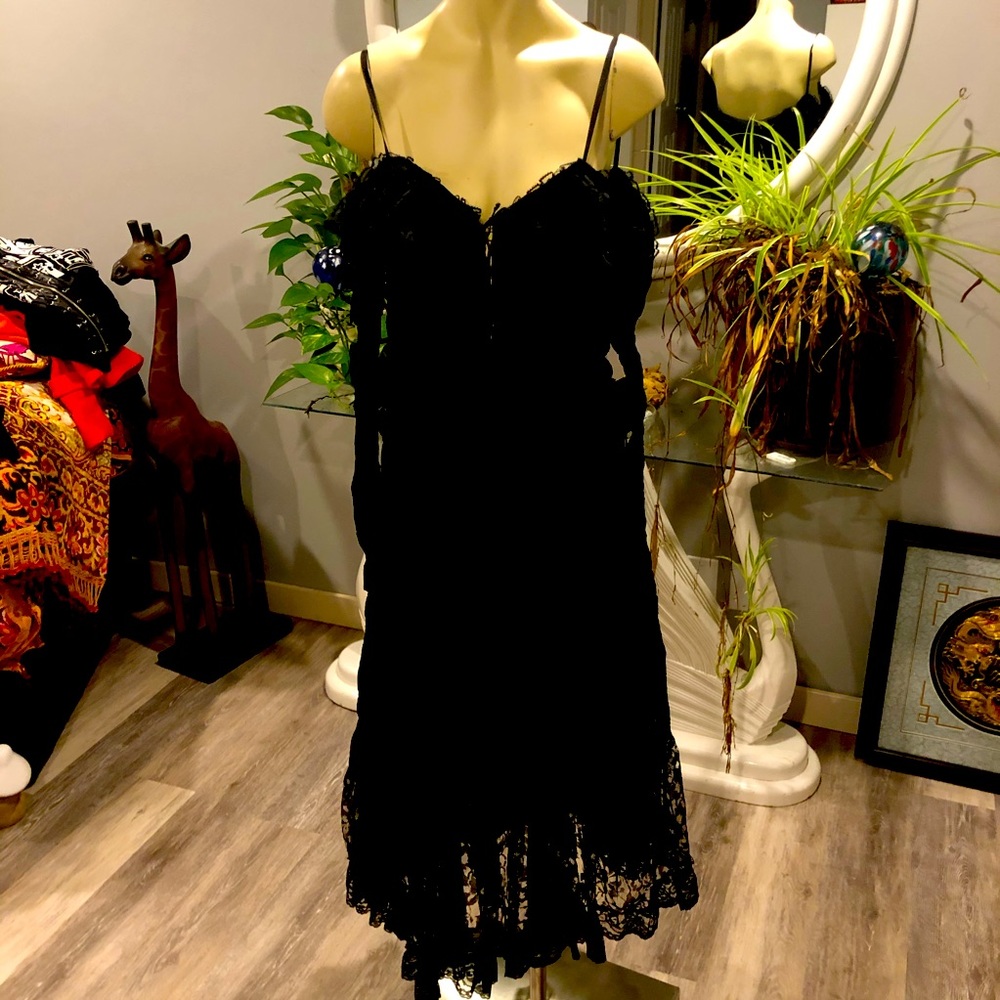 TRULY VINTAGE & GLAMOUROUS Spanish lace 2 piece